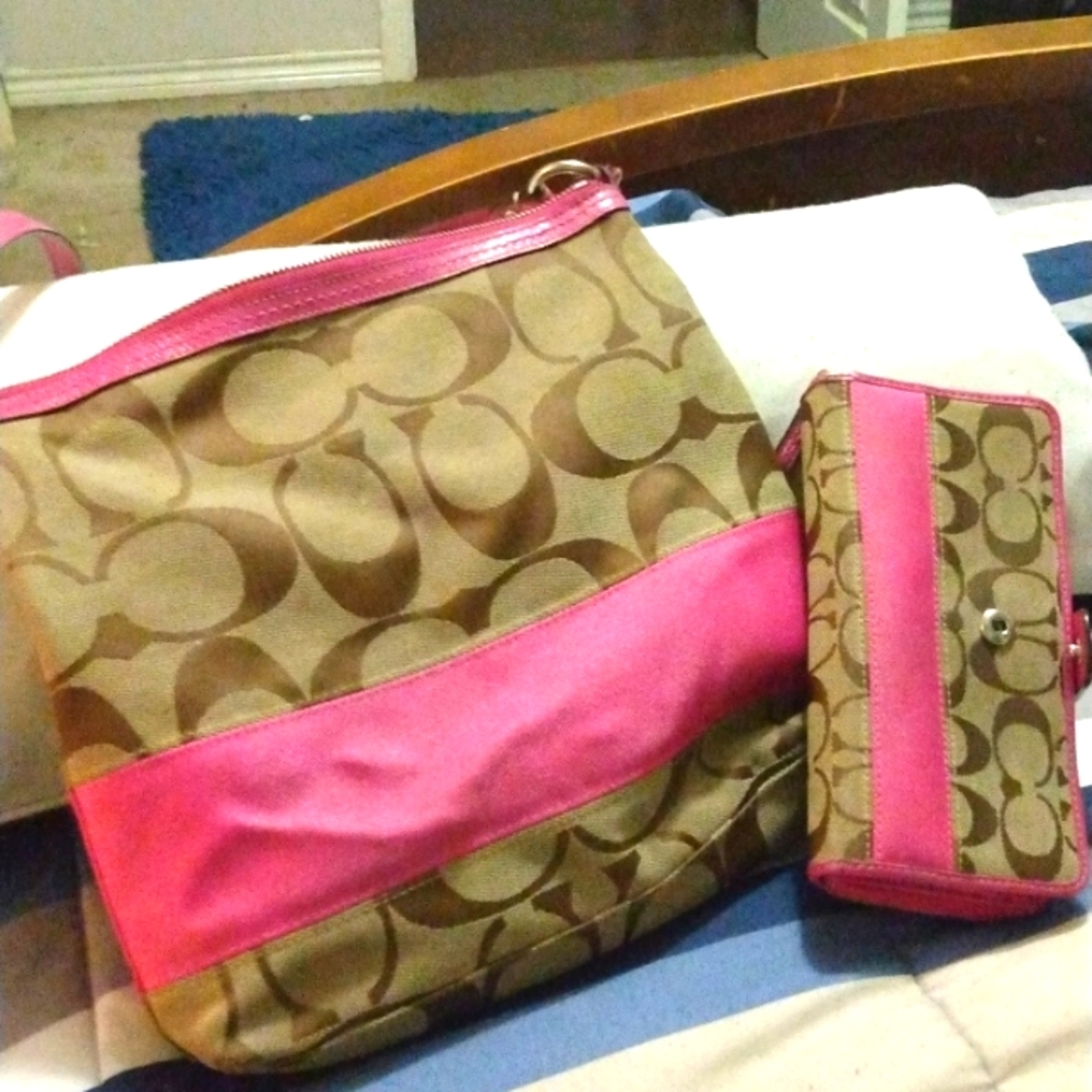 Sold Coach Shoulder Purse and wallet